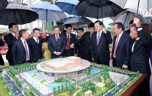 Der Vorsitzende des chinesischen Volkskongresses besucht das Bauprojekt  “Der Freundschaftspalast